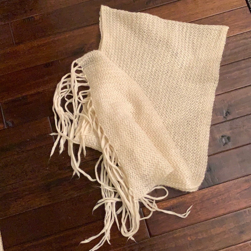 Off-white Knit Scarf with long fringe